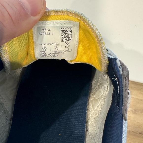 Saucony Jazz DST shoe. Size 8.5. Abstract collection. Grey/Navy. - Picture 3 of 5